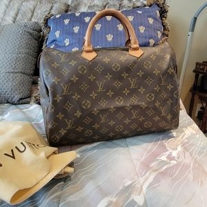 Louis Vuitton Speedy Monogram Satchel Handbag 35cm